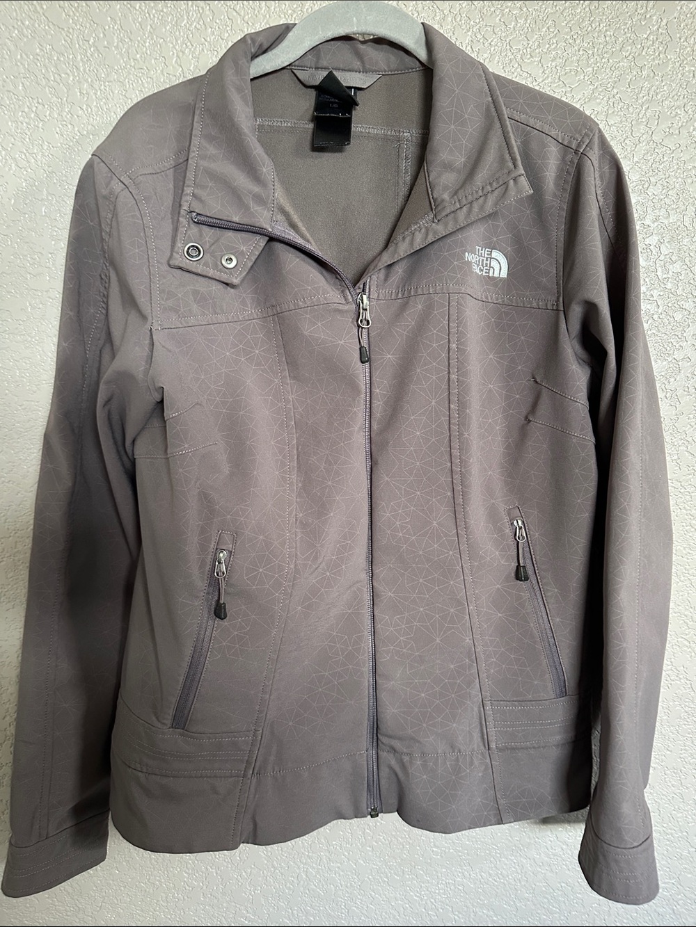 The North Face Women's Gray Utility Softshell Jacket - Geometric Print